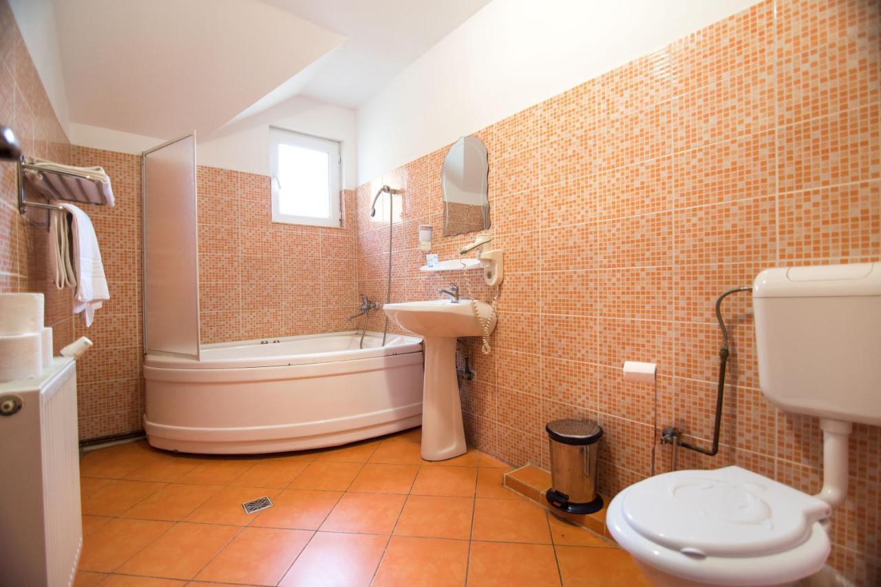 Villa Casa Domneasca à Baia de Fier Extérieur photo