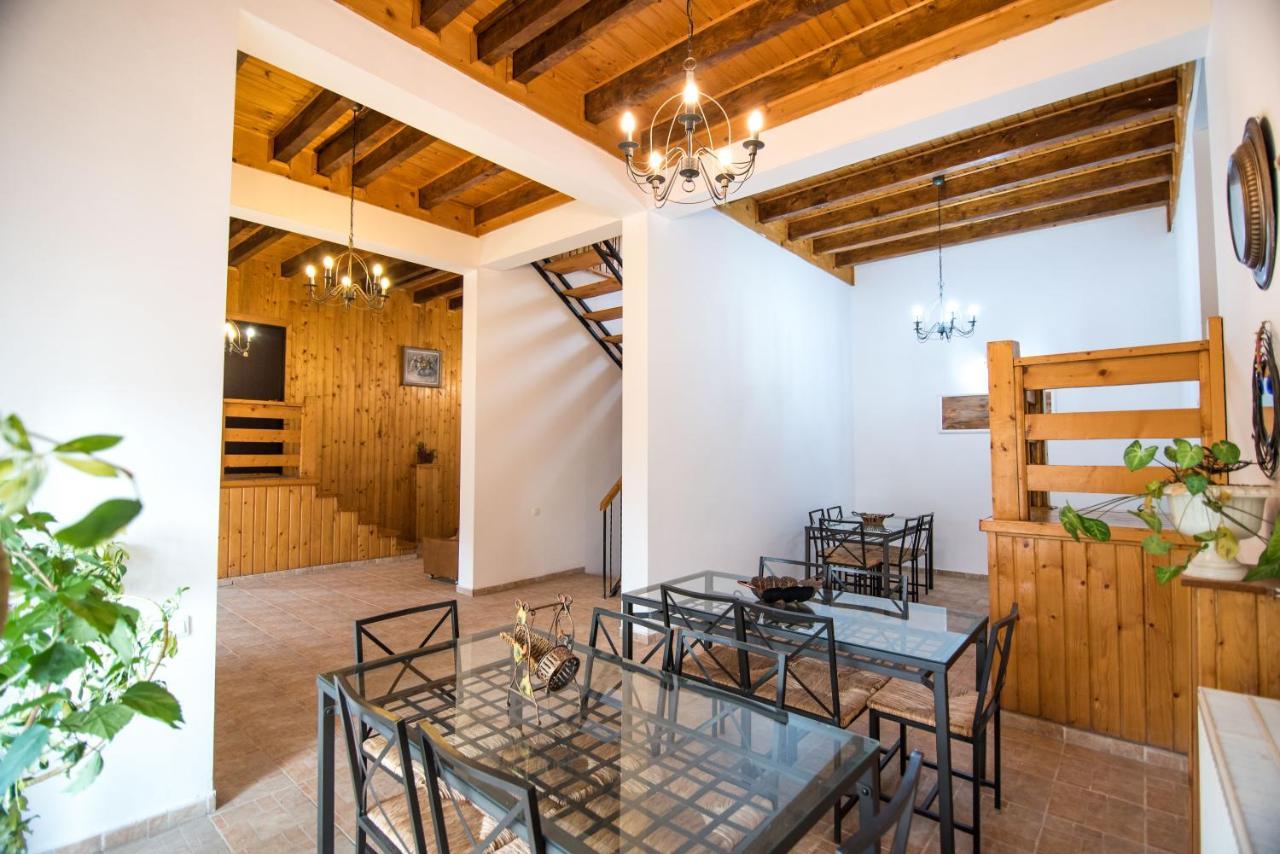 Villa Casa Domneasca à Baia de Fier Extérieur photo